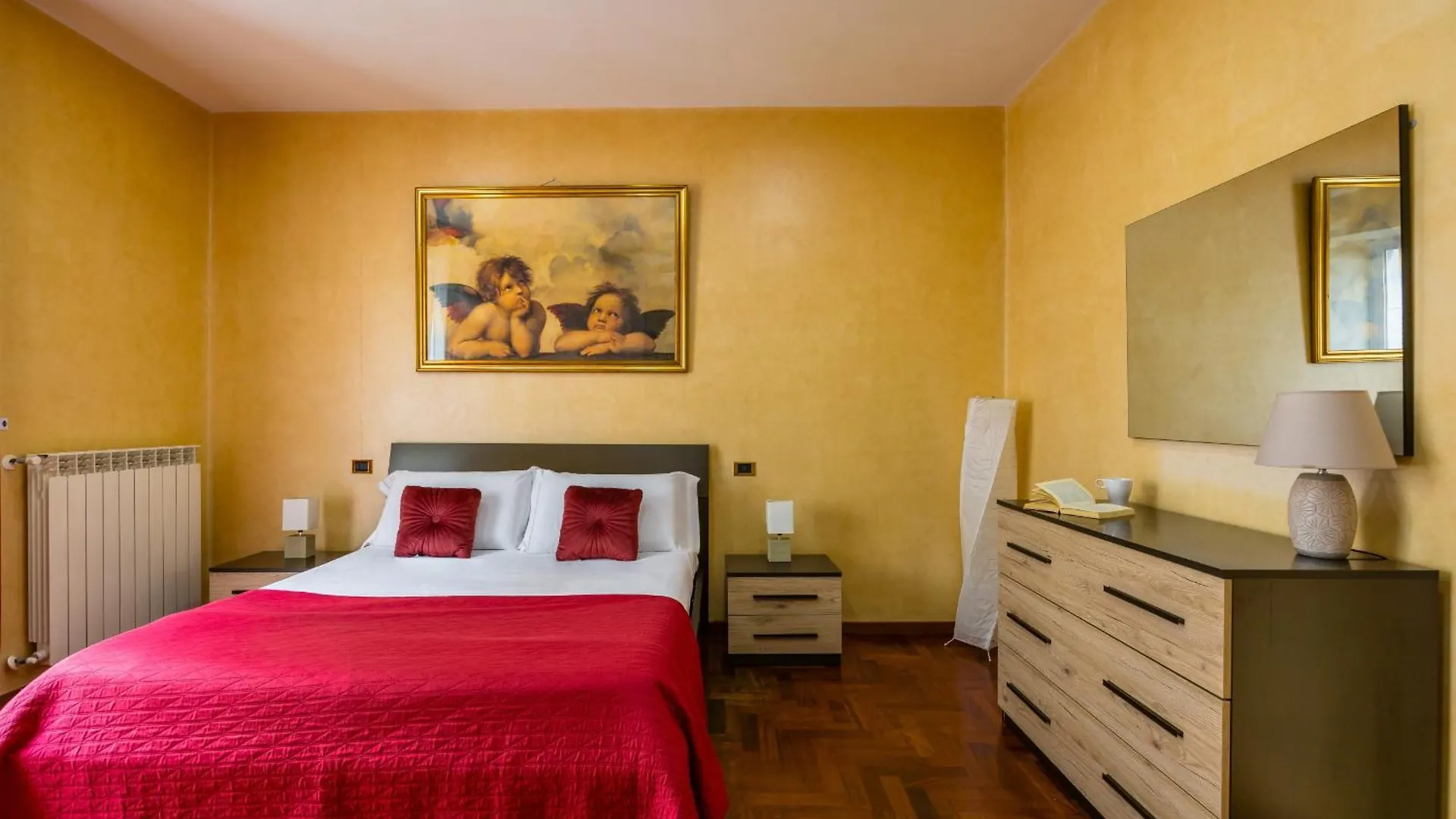 Yellow City Apartment By Wonderful Italy Naples