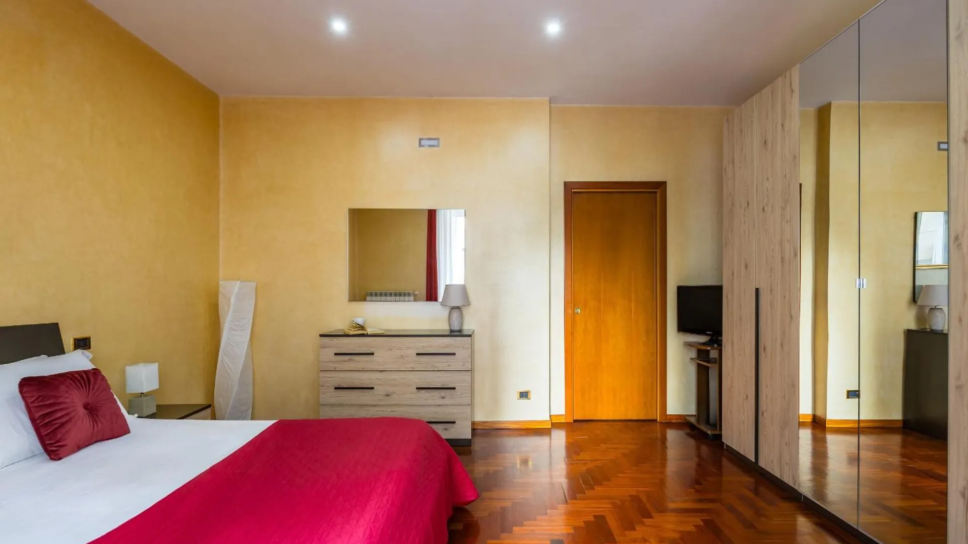 Yellow City Apartment By Wonderful Italy Naples
