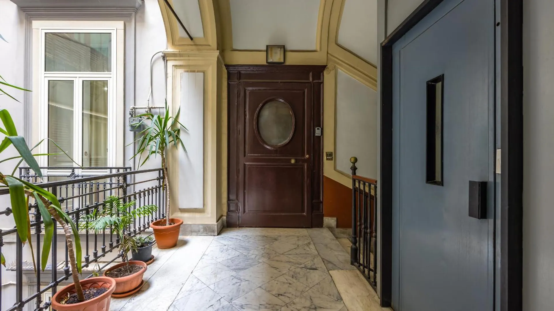 Yellow City Apartment By Wonderful Italy Naples